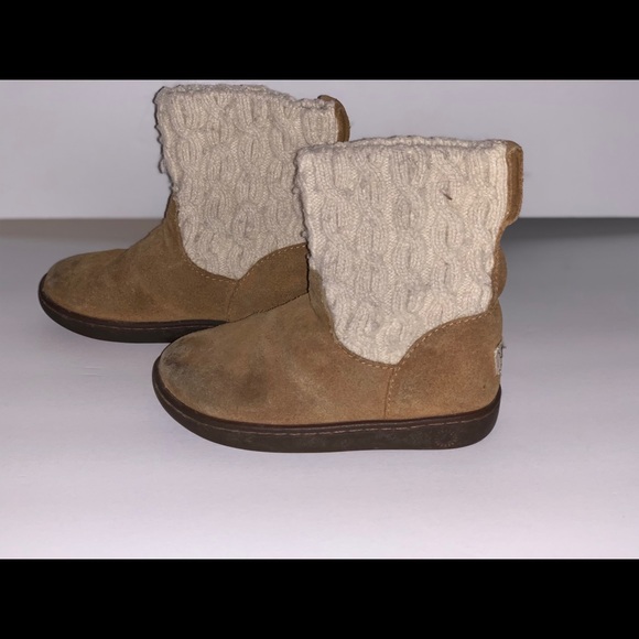 ✏️Little girls Ugg boots - Picture 3 of 7